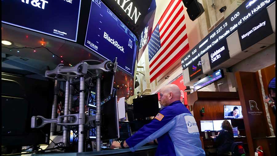 Saham Menutup Tahun Ketiga dengan Kenaikan (Bloomberg)