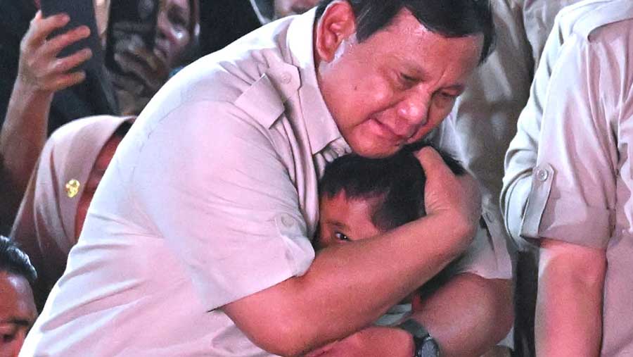 Kunjungan Presiden Prabowo di Tapsel, sekaligus bermalam tahun baru bersama warga (Dok. BPMI Setpres)