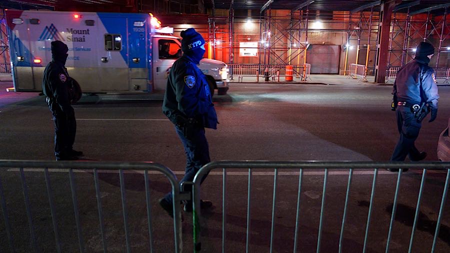 Maduro dibawa ke New York untuk menghadapi tuduhan terkait perdagangan narkoba. (Christian Monterrosa/Bloomberg)