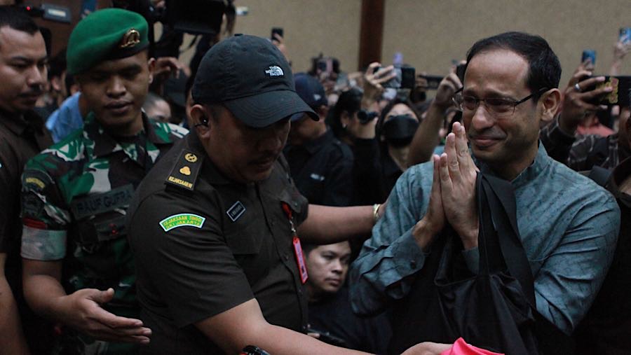 Mantan Mendikbudristek Nadiem Makarim bersiap menjalani sidang dakwaan di Pengadilan Tipikor, Senin (5/1/2026). (Bloomberg Technoz/Andrean Kristianto)