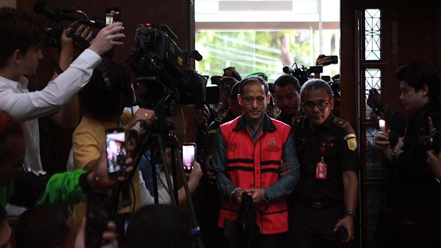 Mantan Mendikbudristek Nadiem Makarim bersiap menjalani sidang dakwaan di Pengadilan Tipikor, Senin (5/1/2026). (Bloomberg Technoz/Andrean Kristianto)