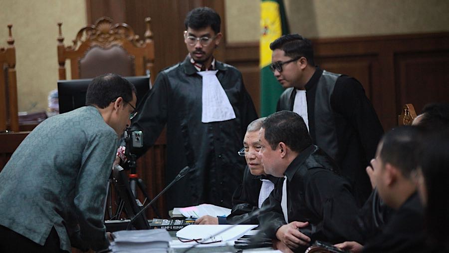 Nadiem terjerar kasus tindak pidana korupsi pengadaan laptop Chromebook di Kementerian Pendidikan Kebudayaan Riset Teknologi periode 2020-2022.