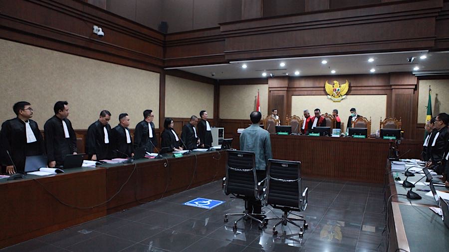 Nadiem diduga telah memerintahkan luntuk merubah hasil kajian terkait spesifikasi pengadaan peralatan teknologi informasi dan komunikasi tahun 2020.