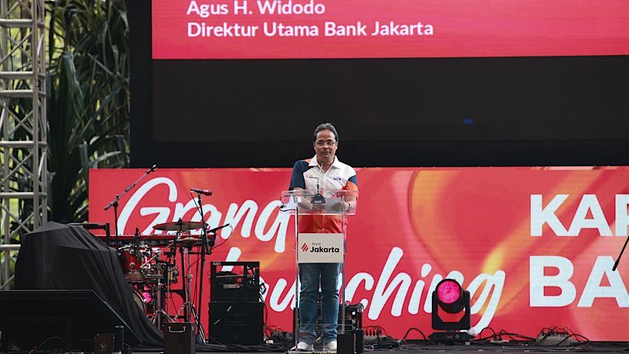 Direktur Utama Bank Jakarta, Agus H. Widodo saat peluncuran kartu debit Visa Bank Jakarta di Jakarta, Senin (5/1/2026). (Bloomberg Technoz/Andrean K)