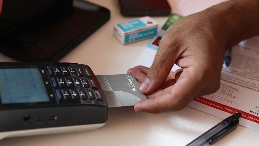 Nasabah memperoleh manfaat seperti diskon untuk bersantap dan berbelanja di berbagai platform eCommerce terkemuka di Indonesia maupun Internasional.