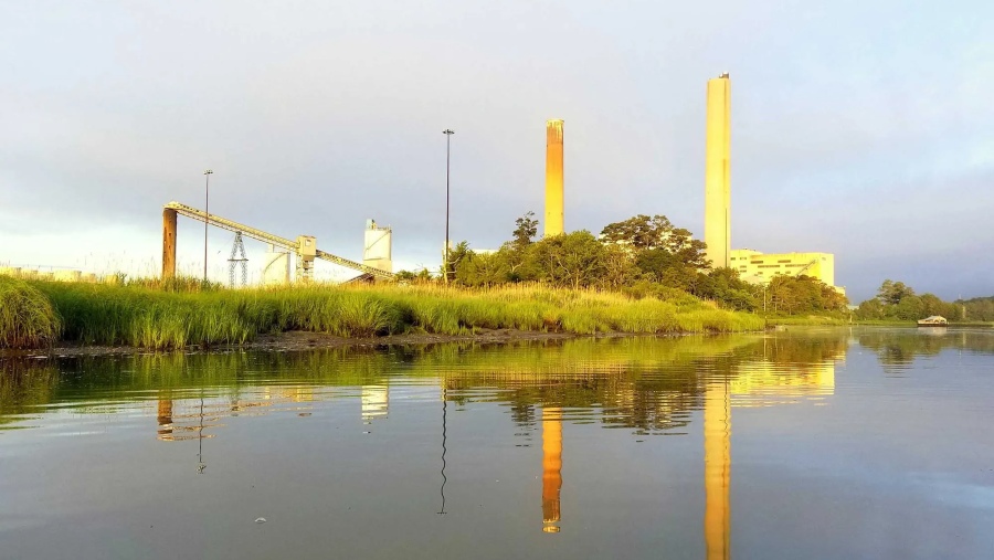 Aliansi Nuklir-Bahan Bakar Fosil Kuasai Persaingan dalam Memperebutkan Energi