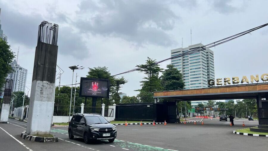 Tiang Monorel di depan Gedung DPR/MPR, Senayan (Bloomberg Tecchnoz/Mis Fransiska)
