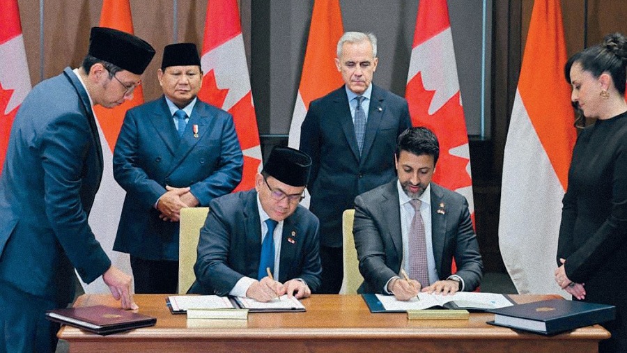 Presiden Republik Indonesia Prabowo Subianto bersama Perdana Menteri Kanada Mark Carney di West Block, Parliament Hill, Ottawa, Rabu (24/9/2025).