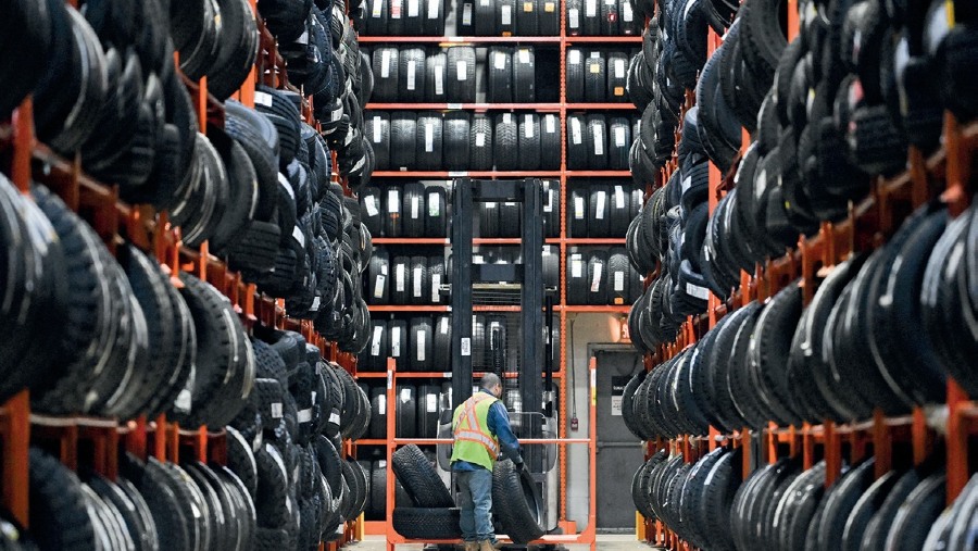 Aktivitas di sebuah pabrik otomotif. Fotografer: Graham Hughes/Bloomberg