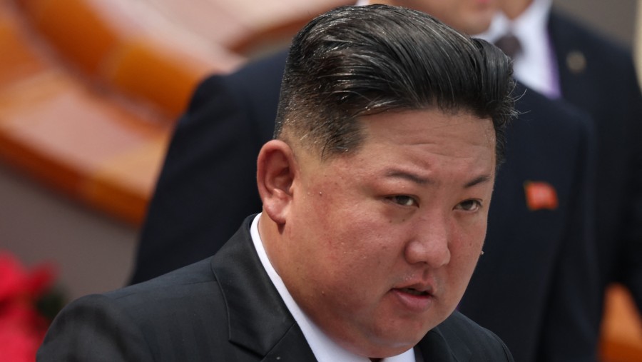 Pemimpin Korea Utara Kim Jong Un dalam sebuah kesempatan sebut pengembangan drone jadi prioritas. Bloomberg