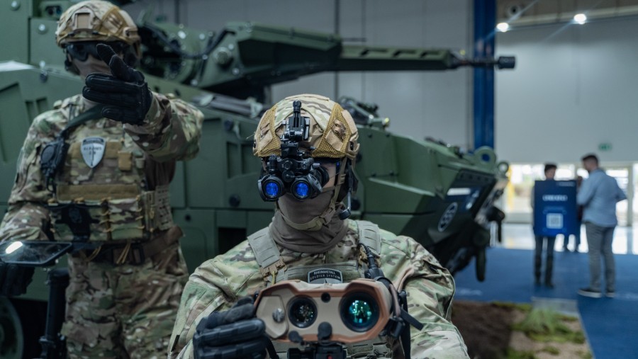 Pameran peralatan di bidang pertahanan perang di DEFEA di Athena. Bloomberg