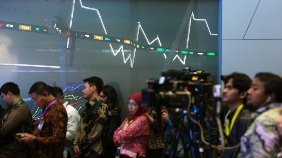 Papan elektronik pergerakan saham di Bursa Efek Indonesia pada awal tahun 2026, Jumat 2 Januari. Dimas Ardian/Bloomberg