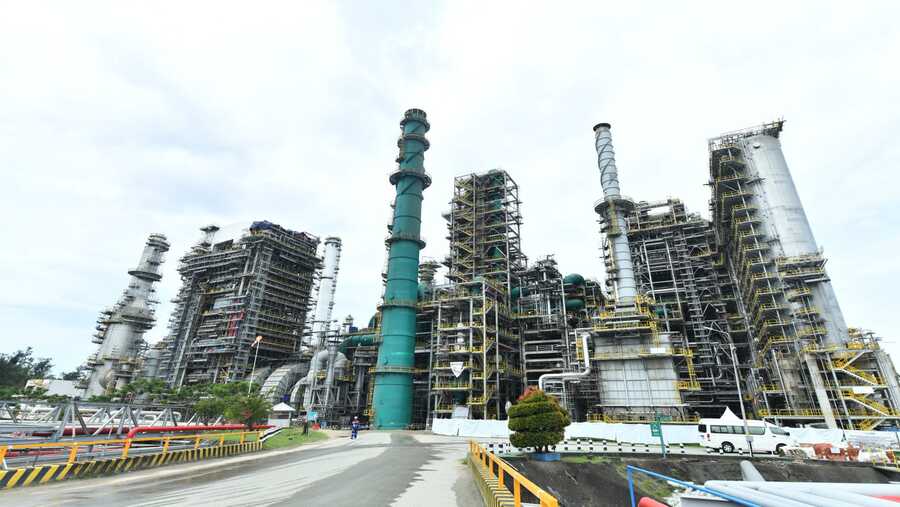 Fasilitas RFCC Complex menjadi elemen kunci dalam Proyek Refinery Development Master Plan (RDMP) Balikpapan. (Dok. Pertamina)
