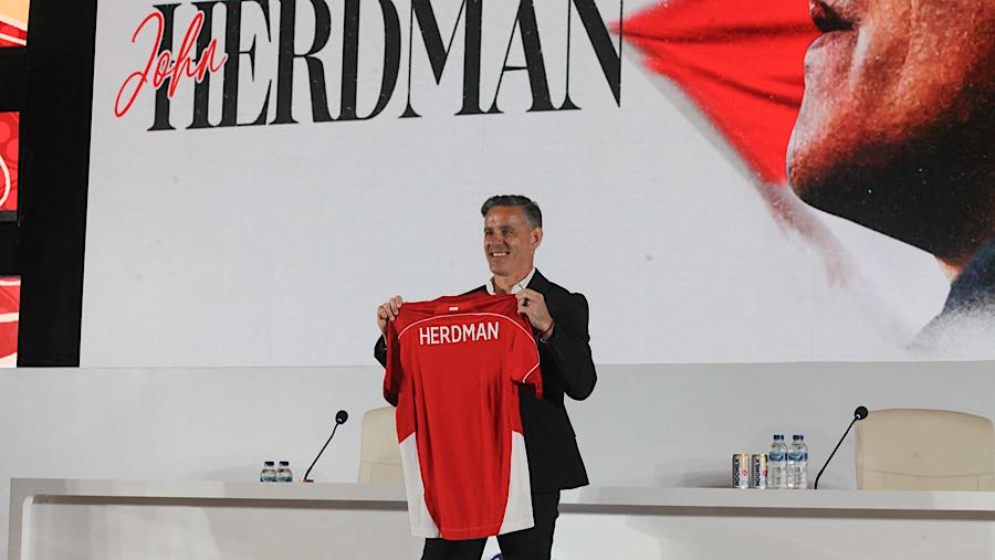 Ia yakin bahwa sepak bola Indonesia telah siap melangkah lebih jauh. (Bloomberg Technoz/Andrean Kristianto)