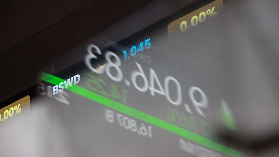 Layar pergerakan harga saham (IHSG) di Bursa Efek Indonesia (BEI), Jakarta, Kamis (15/1/2026) (Bloomberg Technoz/Andrean Kristianto)