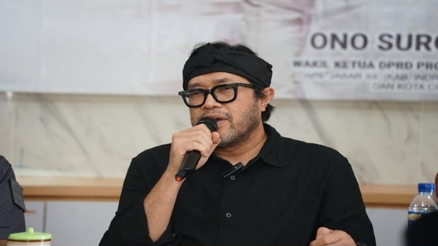 Politikus PDIP Ono Surono. (IG @ono_surono)