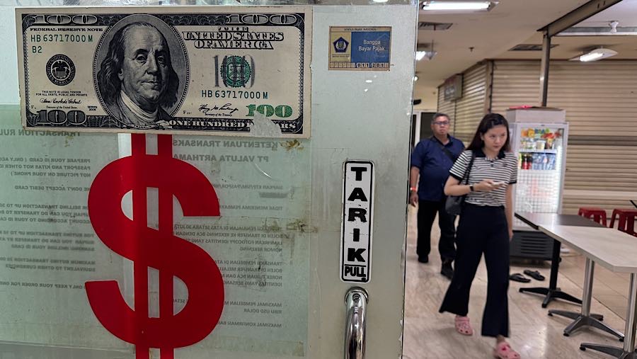 Pada penutupan pasar spot hari ini, Senin (19/1/2026), rupiah menyentuh Rp16.942/US$. Ini menjadi posisi terlemah sepanjang sejarah alias all time low