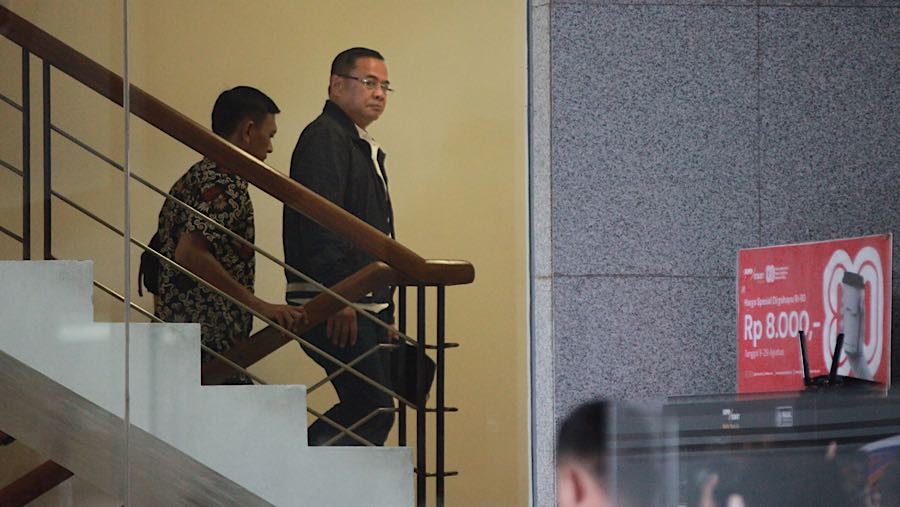 KPK membawa Sudewo bersama tujuh orang lainnya yang terjerat OTT ke Jakarta. (Bloomberg Technoz/Andrean Kristianto)