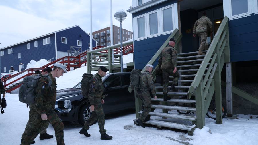 Tentara Denmark dan Jerman di Nuuk, 16 Januari 2026. (Bloomberg)