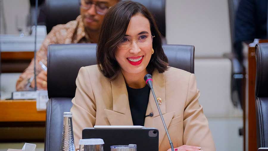 Menteri Pariwisata Widiyanti Putri Wardhana dalam rapat kerja dengan Komisi VII DPR RI. (Sumber: Dok. Kemenpar)