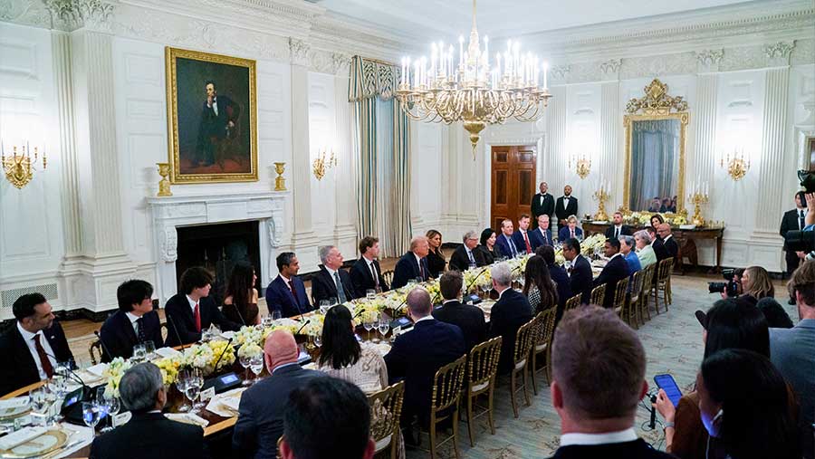 Silicon Valley menghamburkan uang untuk melobi Trump. (Bloomberg)