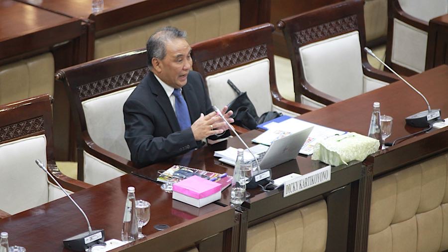 Calon Deputi Gubernur BI, Dicky Kartikoyono mengikuti uji kelayakan dan kepatutan di Kompleks Parlemen, Senin (26/1/2026). (Bloomberg Technoz/Andrean)