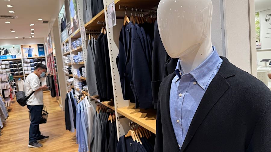 Berdasarkan wilayahnya, nilai investasi langsung di luar Jawa tercatat lebih besar dibanding investasi di Jawa. (Bloomberg Technoz/Andrean Kristianto)