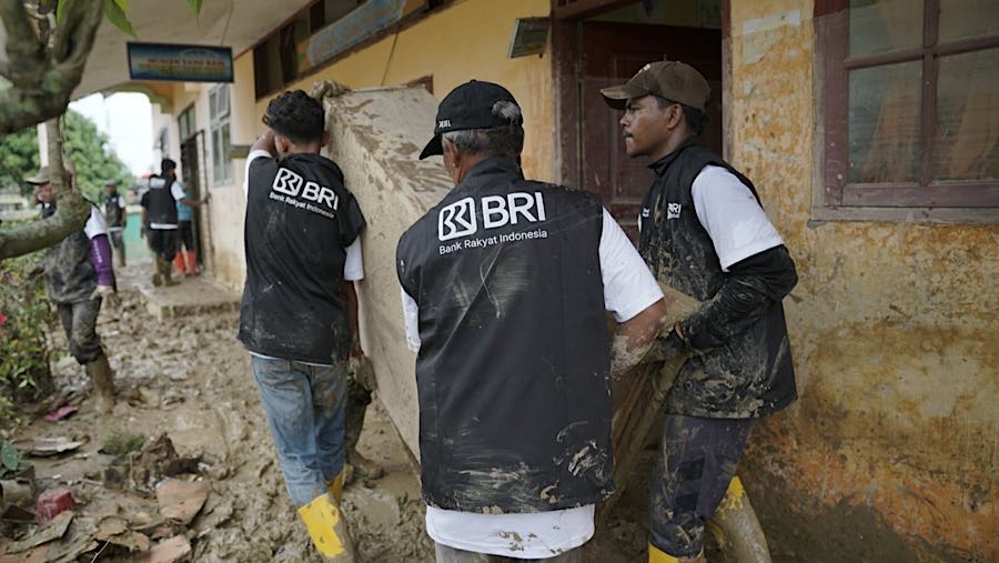 Kegiatan ini diselenggarakan sebagai kepedulian BRI agar kegiatan belajar mengajar kembali dilaksanakan di sekolah tersebut. (dok. BRI)