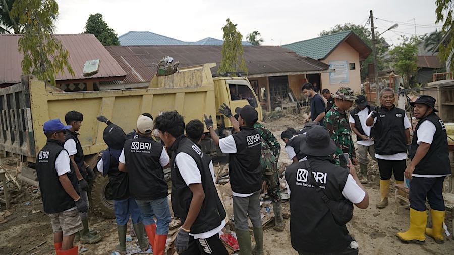 Melalui program tersebut, BRI membantu perbaikan sarana dan prasarana fisik sekolah secara menyeluruh dan berkelanjutan. (dok. BRi)