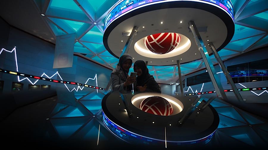 Adapun pada pembukaan perdagangan pagi hari ini, IHSG dibuka langsung melemah tajam dengan kehilangan 292,72 poin atau drop 3,52% ke level 8.027,82.