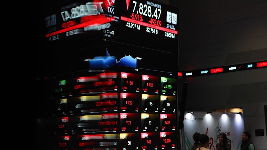 IHSG pada perdagangan sesi I, Kamis (29/1), masih ditutup bertahan di zona merah. IHSG ditutup melemah 5,91 persen ke level 7.828,47. 