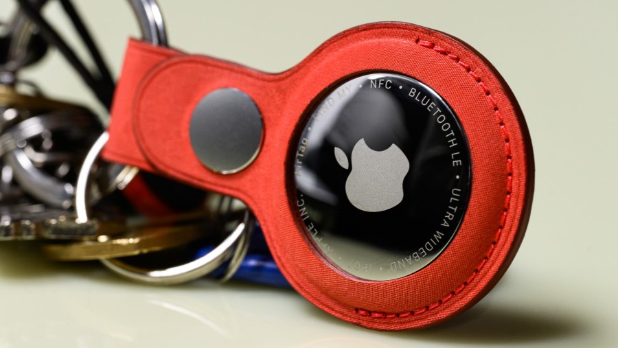 AirTag baru generasi kedua atau terbaru dari Apple. Chris Welch/Bloomberg