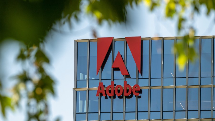 Papan nama Adobe. Bloomberg