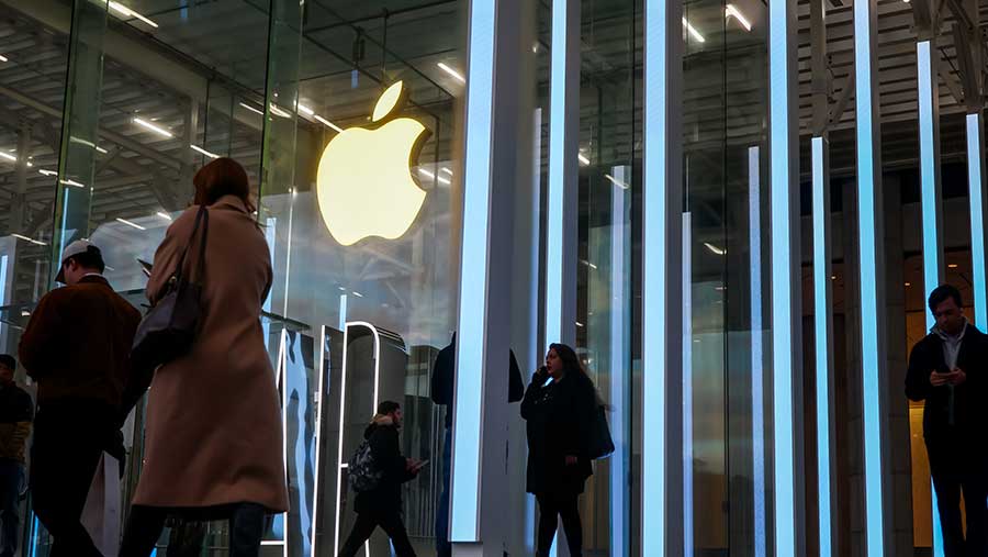 Apple Mengungguli Saham Teknologi Lainnya dengan Kenaikan Terbesar dalam Setahun (Bloomberg)