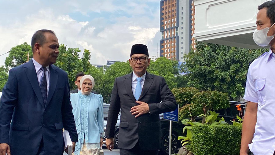 Adies Kadir di Istana Kepresidenan, Kamis (5/2/2026). (Bloomberg Technoz/Dova)