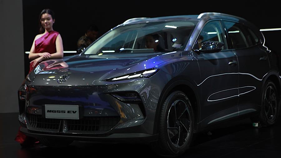 MG Motor Indonesia resmi mengumumkan harga MGS5 EV dengan banderol mulai Rp 333,9 juta. (Bloomberg Technoz/Andrean Kristianto)