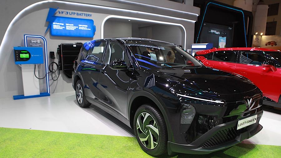 VinFast Indonesia meluncurkan VinFast Limo Green dengan harga spesial Rp299 juta. (Bloomberg Technoz/Andrean Kristianto)
