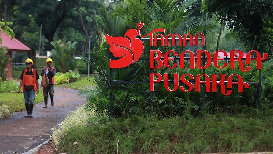 Taman Bendera Pusaka merupakan penggabungan tiga taman, yakni Taman Leuser, Taman Ayodya dan Taman Langsat. (Bloomberg Technoz/Andrean Kristianto)