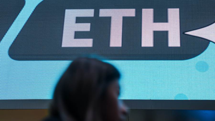 Aset kripto Ether drop di perdagangan 10 Februari 2026. Bloomberg