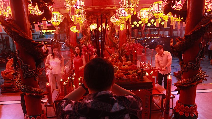 Bagi masyarakat Tionghoa, perayaan ini merupakan ungkapan syukur atas rezeki sepanjang tahun sebelumnya. (Bloomberg Technoz/Andrean Kristianto)