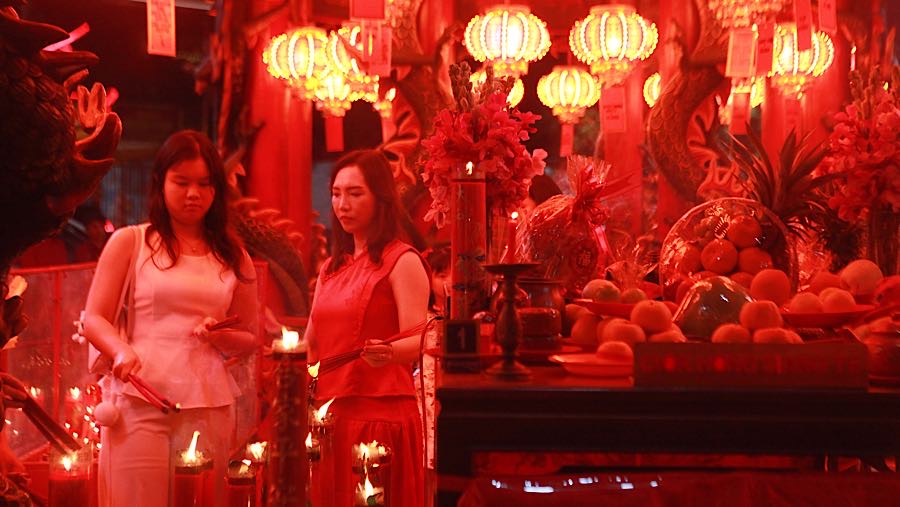 Tahun Baru Imlek 2026 menandai datangnya Tahun Kuda Api dalam siklus shio China. (Bloomberg Technoz/Andrean Kristianto)