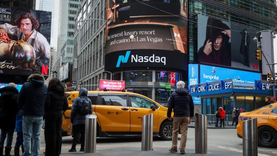 Pasar saham AS dan indeks Nasdaq melemah di hari Imlek. Bloomberg