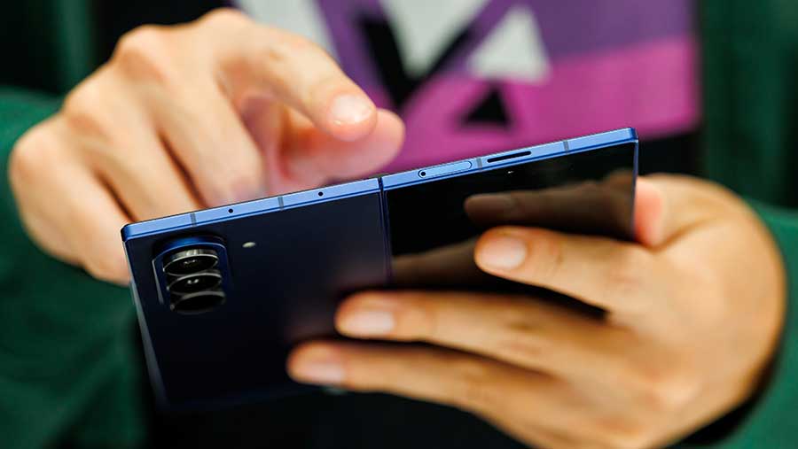 COO Samsung Belum Berkomitmen untuk Meluncurkan Pesaing iPhone Air atau Ponsel Lipat Tiga Lainnya. (Bloomberg)