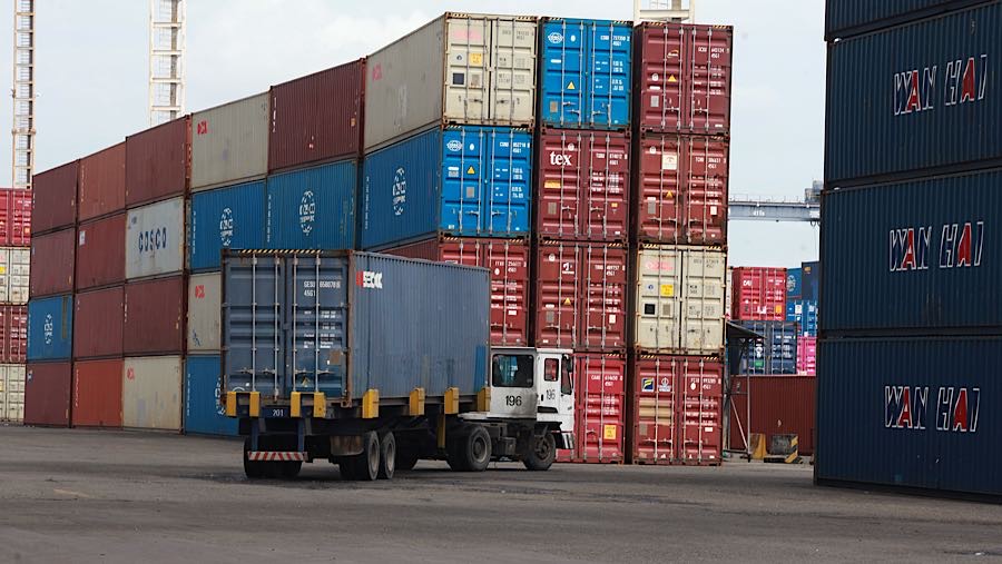 Menko Bidang Perekonomian menegaskan tarif dagang Indonesia dengan Amerika Serikat (AS) berlaku sebesar 15%. (Bloomberg Technoz/Andrean Kristianto)