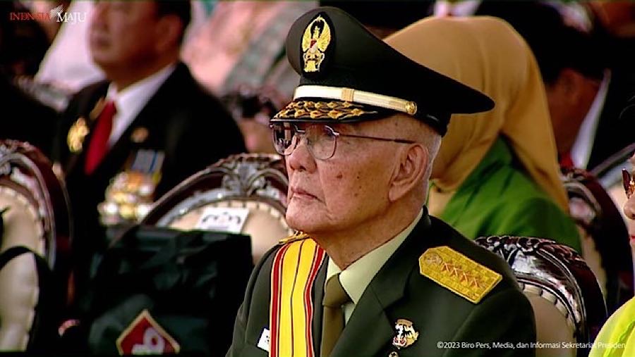 Wakil Presiden ke-6, Try Sutrisno. (dok. BPMI Setpres)