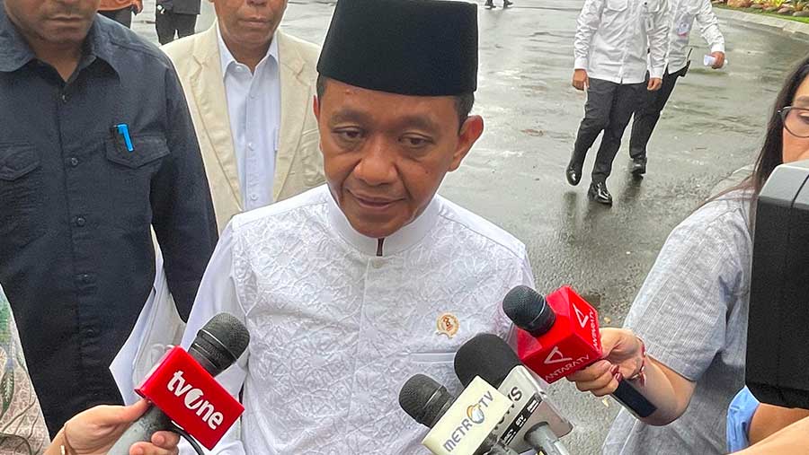 Bahlil Lahadalia di Istana sore ini (2/3/2026). (Bloomberg Technoz/Azura Yumna)