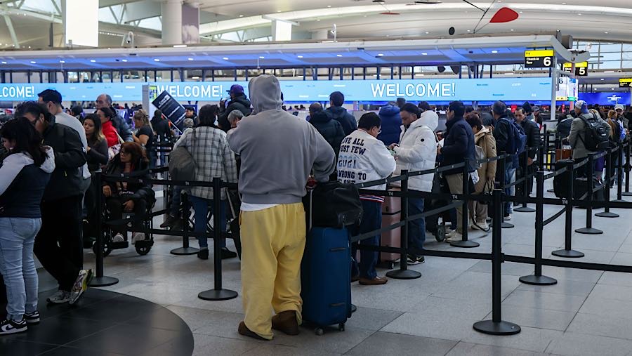 Penghentian operasional secara total selama berjam-jam dalam skala regional belum pernah terjadi sebelumnya. (Michael Nagle/Bloomberg)