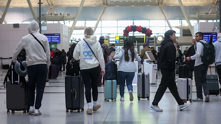 Emirates dan Qatar Airways menjadi maskapai yang paling terdampak konflik di Iran. (Michael Nagle/Bloomberg)