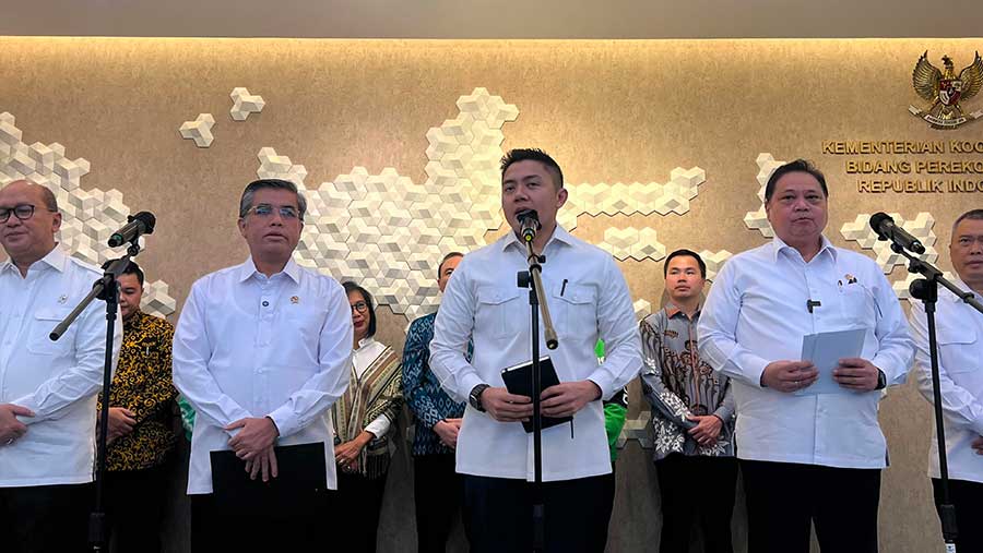 Pengumuman THR dan Bonus Hari Raya 2026 (Bloomberg Technoz/Mis Fransiska)