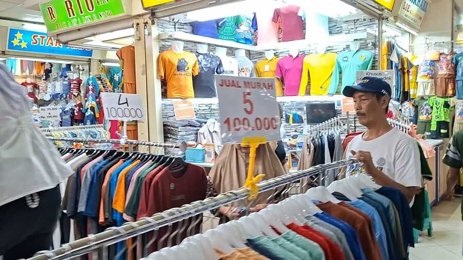 Kondisi pedagang di Blok A Pasar Tanah Abang, Senin (9/3/2026) (Bloomberg Technoz/ Sultan Ibnu)